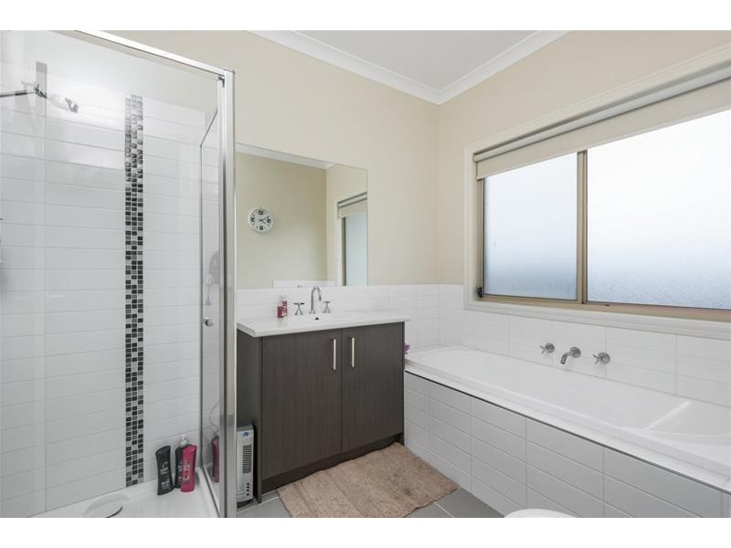 1/60 Benetti Drive, Lara VIC 3212