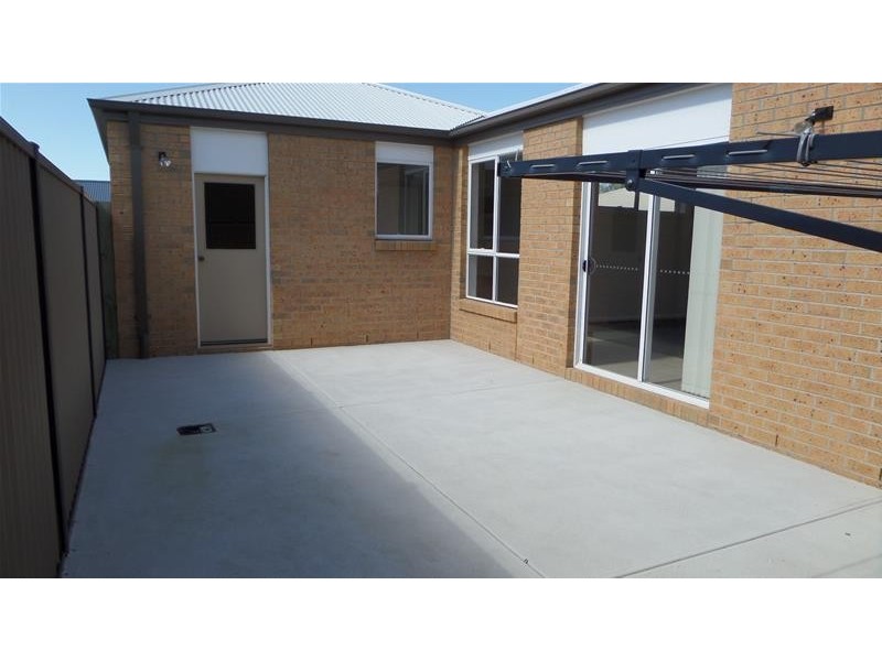 1/12 Forest Road North, Lara VIC 3212