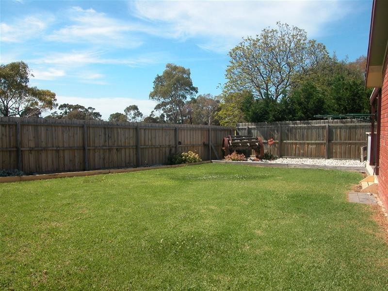 18 Gaunt Street, Lara VIC 3212