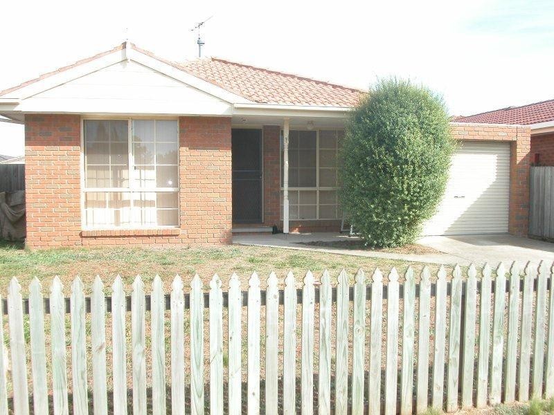 24 Richard Drive, Lara VIC 3212