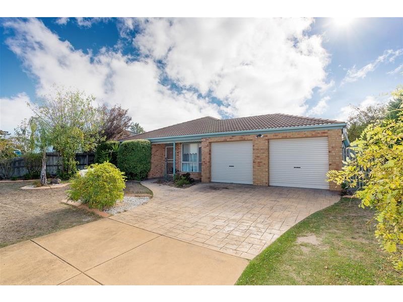 11 Rubena Crescent, Lara VIC 3212