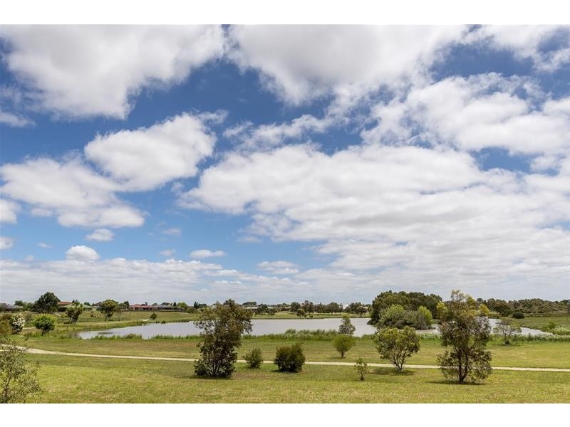 11 Rubena Crescent, Lara VIC 3212