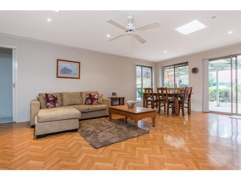 11 Rubena Crescent, Lara VIC 3212