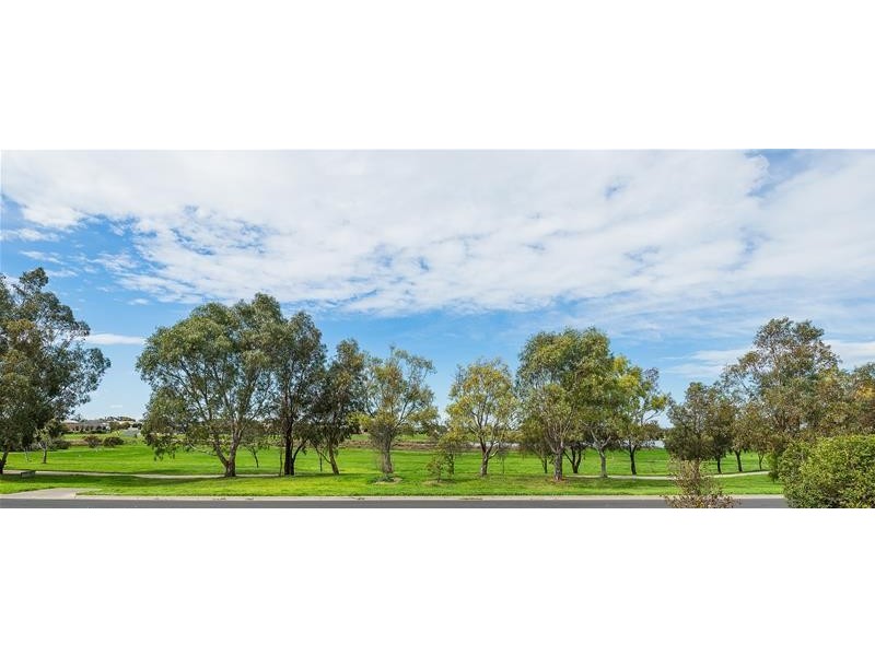 11 Rubena Crescent, Lara VIC 3212