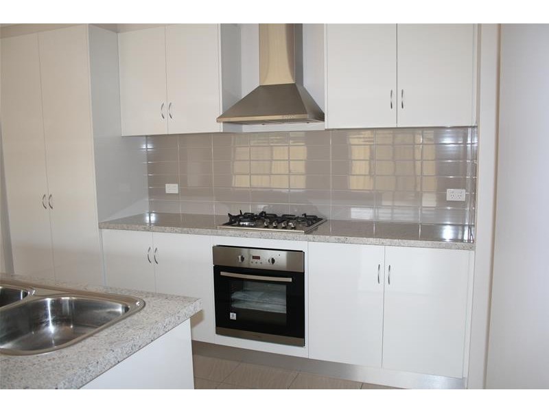 2/103 McClelland Avenue, Lara VIC 3212