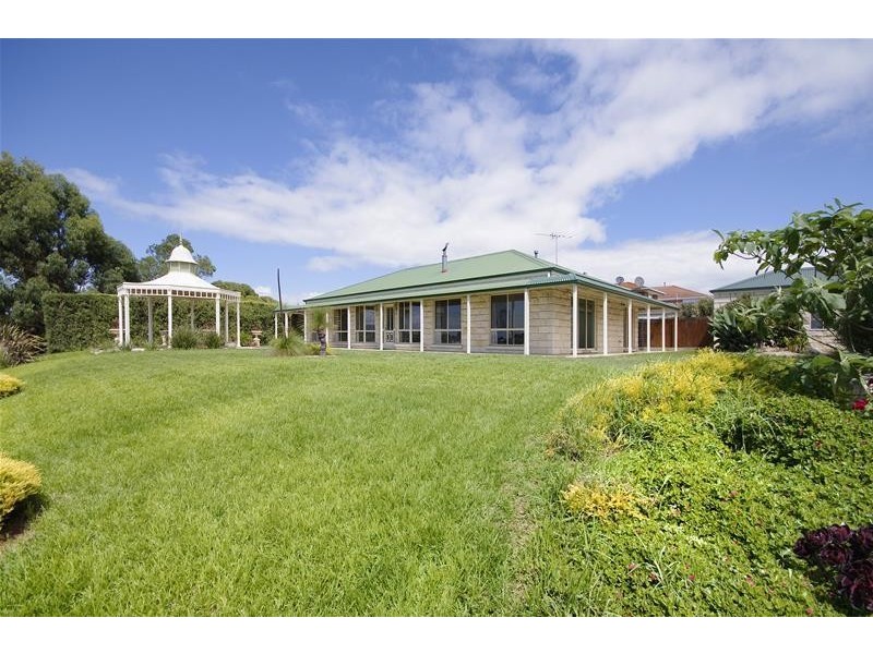 11 Marina Court, Lara VIC 3212