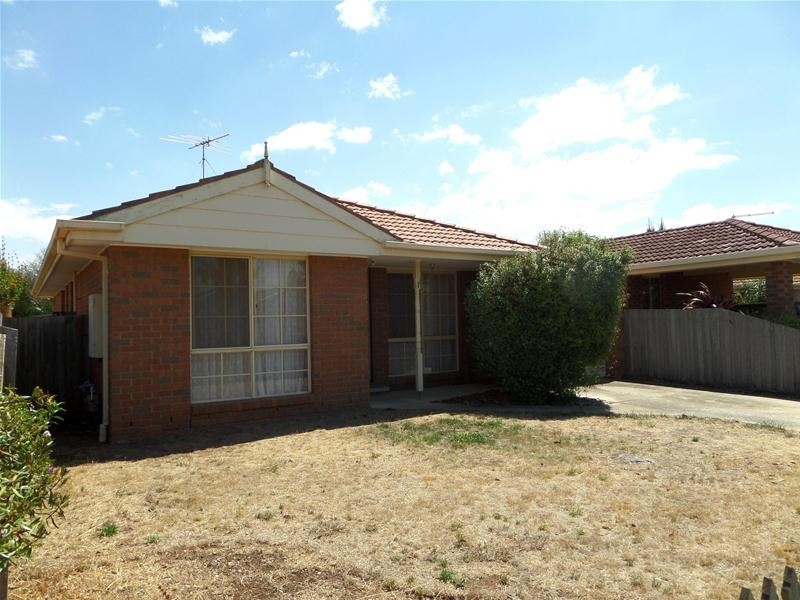 24 Richard Drive, Lara VIC 3212