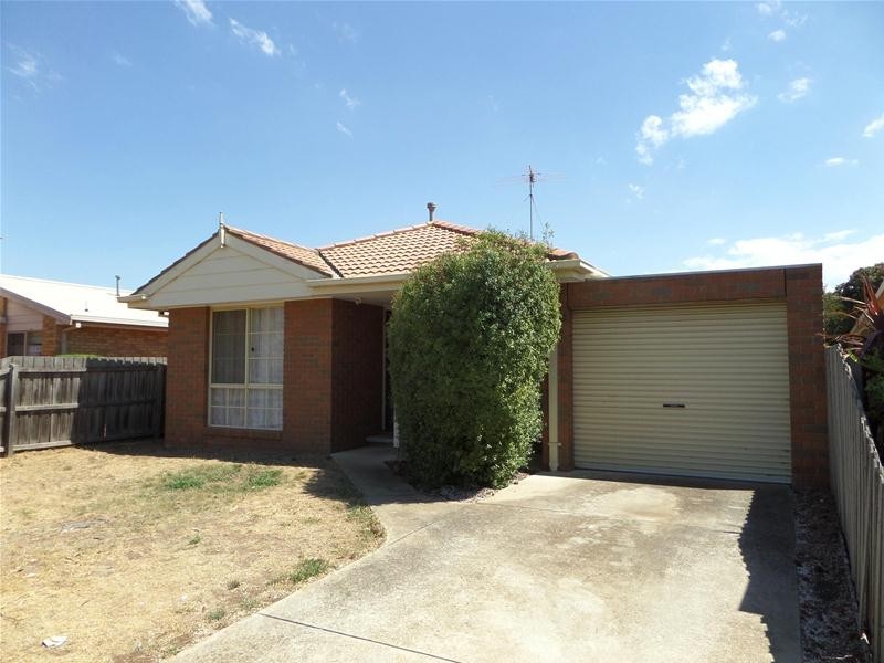 24 Richard Drive, Lara VIC 3212