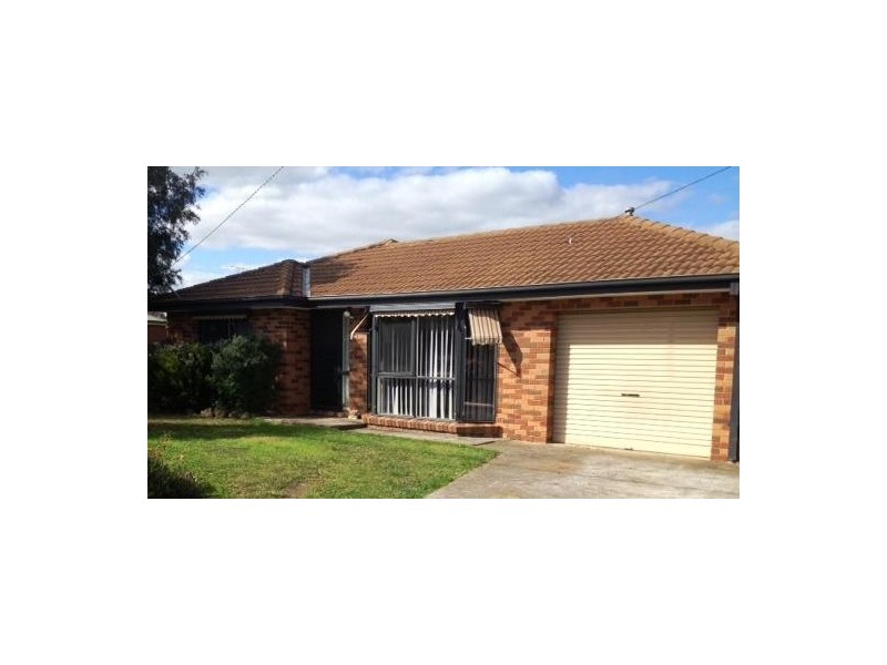 18 Cameron Crescent, Lara VIC 3212