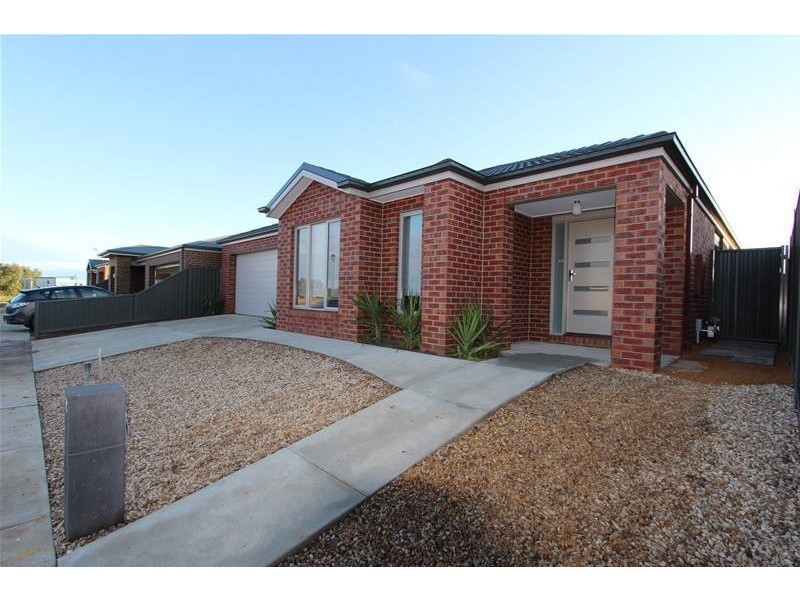 12 Yoorok Drive, Lara VIC 3212