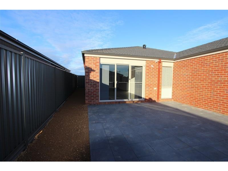 12 Yoorok Drive, Lara VIC 3212