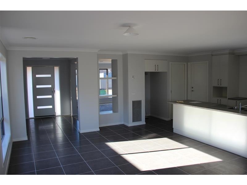 12 Yoorok Drive, Lara VIC 3212