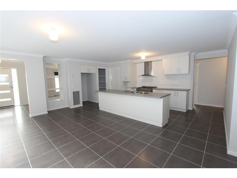 12 Yoorok Drive, Lara VIC 3212