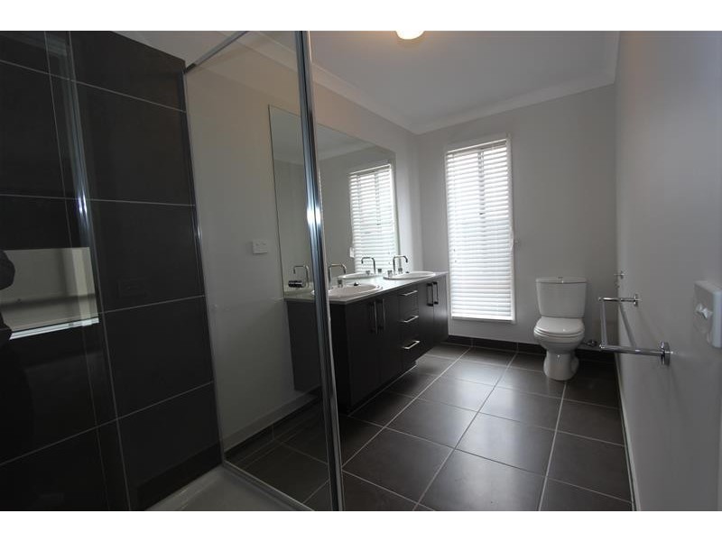 12 Yoorok Drive, Lara VIC 3212