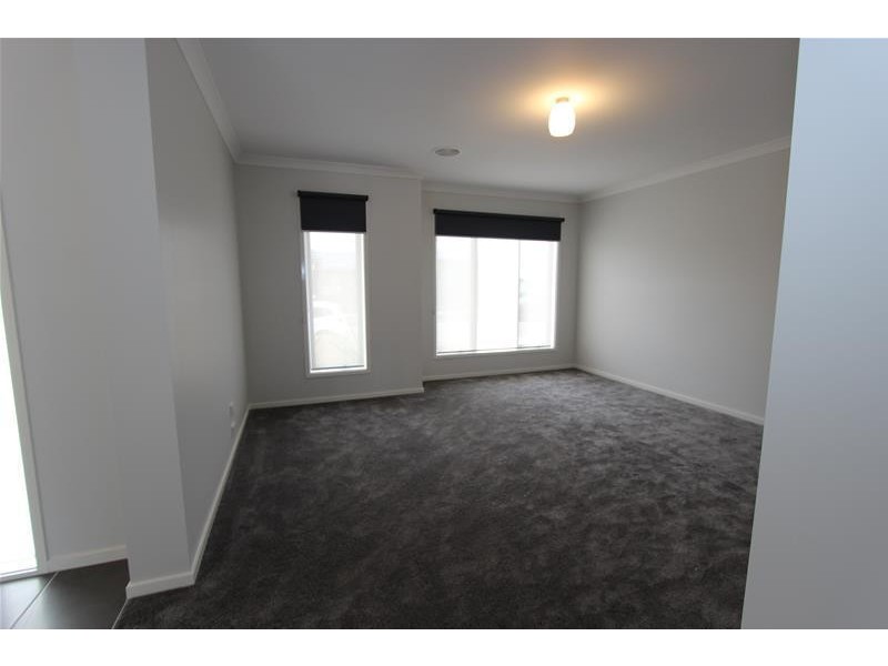 12 Yoorok Drive, Lara VIC 3212