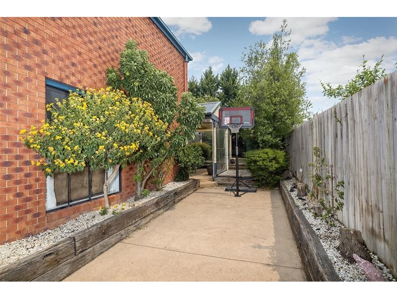 32 Lara Boulevard, Lara VIC 3212