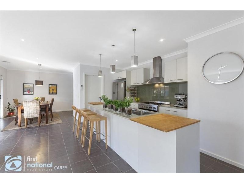 14 Barbara Drive, Lara VIC 3212