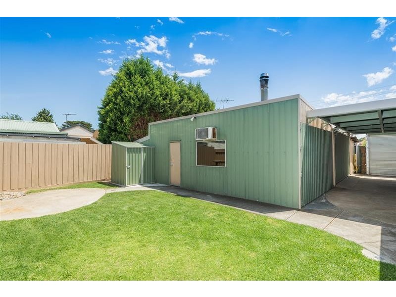 5 Martain Avenue, Lara VIC 3212