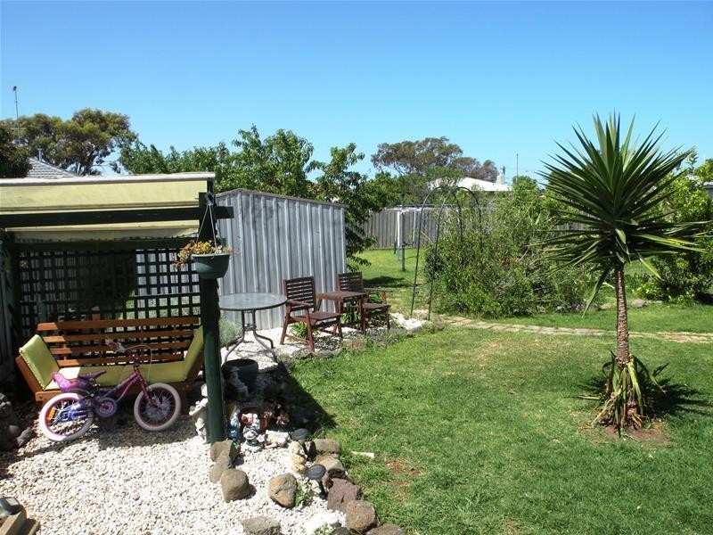 37 Wisteria Grove, Norlane VIC 3214