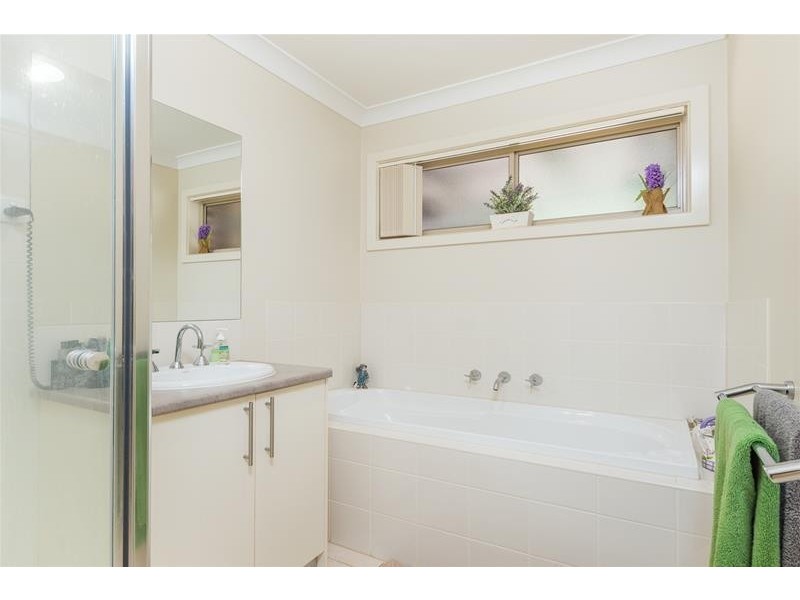 17 Benetti Drive, Lara VIC 3212