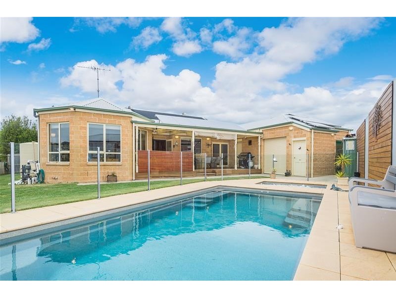 7 Menzies Close, Lara VIC 3212