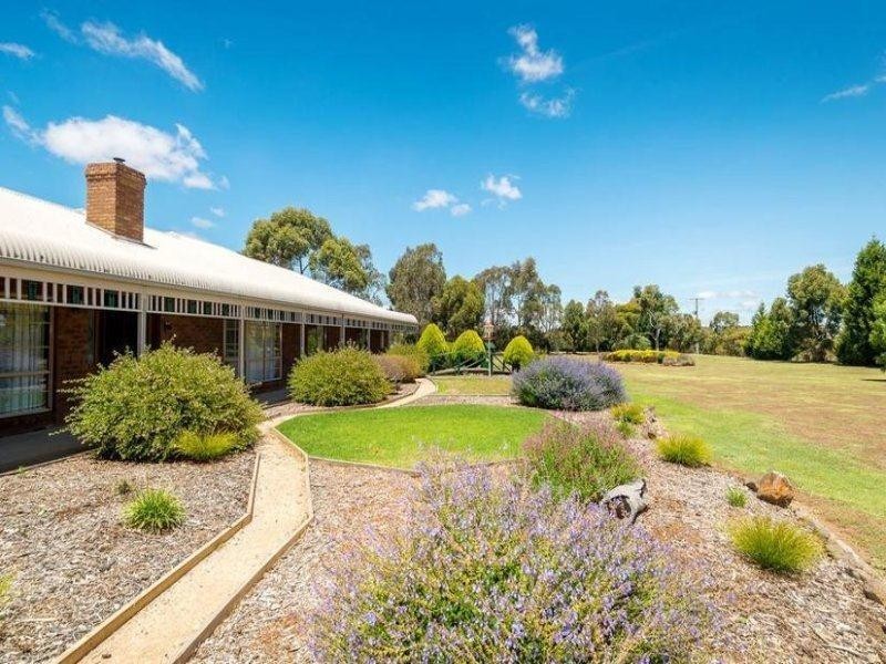 130 Forest Rd North, Lara VIC 3212