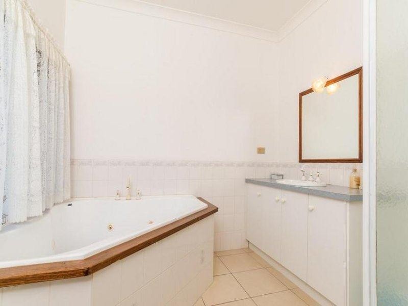 130 Forest Rd North, Lara VIC 3212