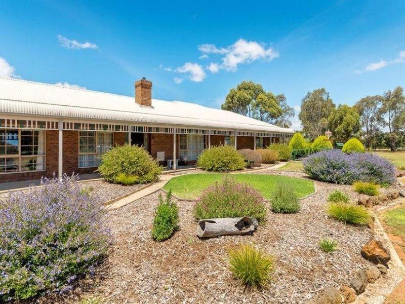 130 Forest Rd North, Lara VIC 3212