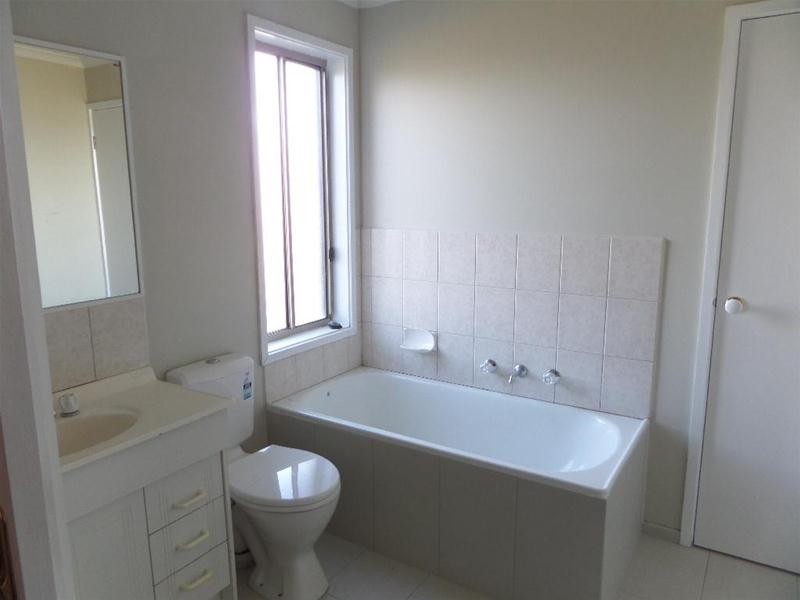 99 Flinders Avenue, Lara VIC 3212