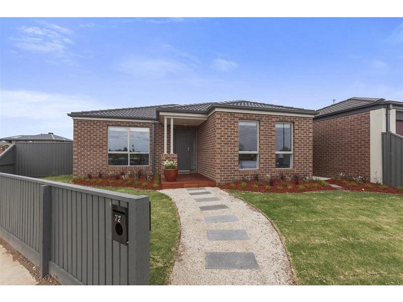 72 Eastlakes Boulevard, Lara VIC 3212