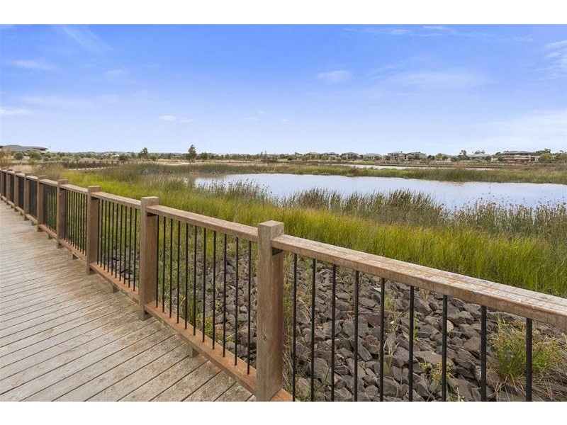 72 Eastlakes Boulevard, Lara VIC 3212