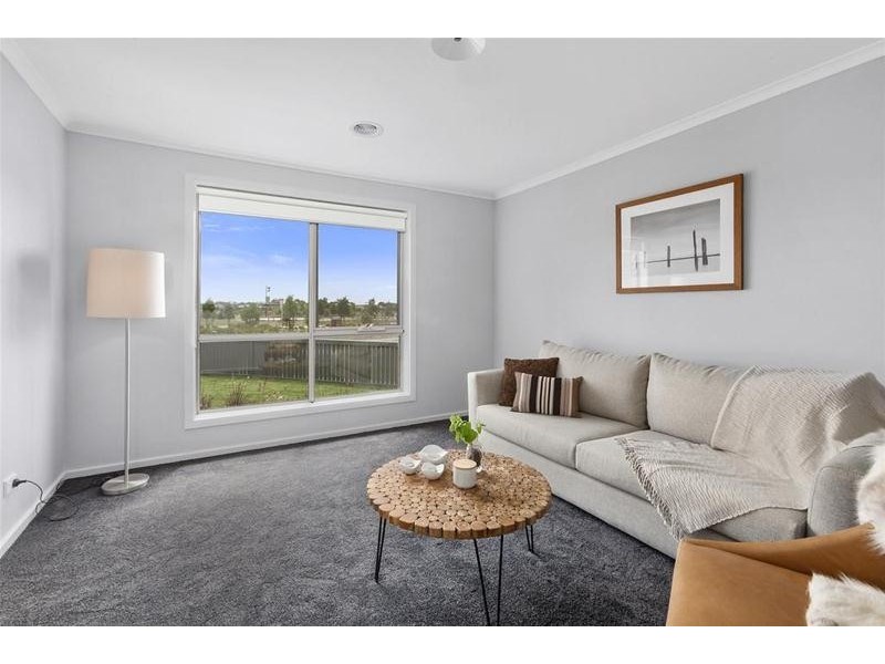 72 Eastlakes Boulevard, Lara VIC 3212