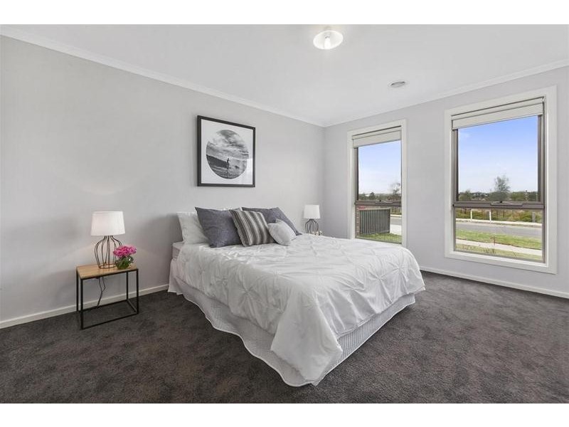 72 Eastlakes Boulevard, Lara VIC 3212