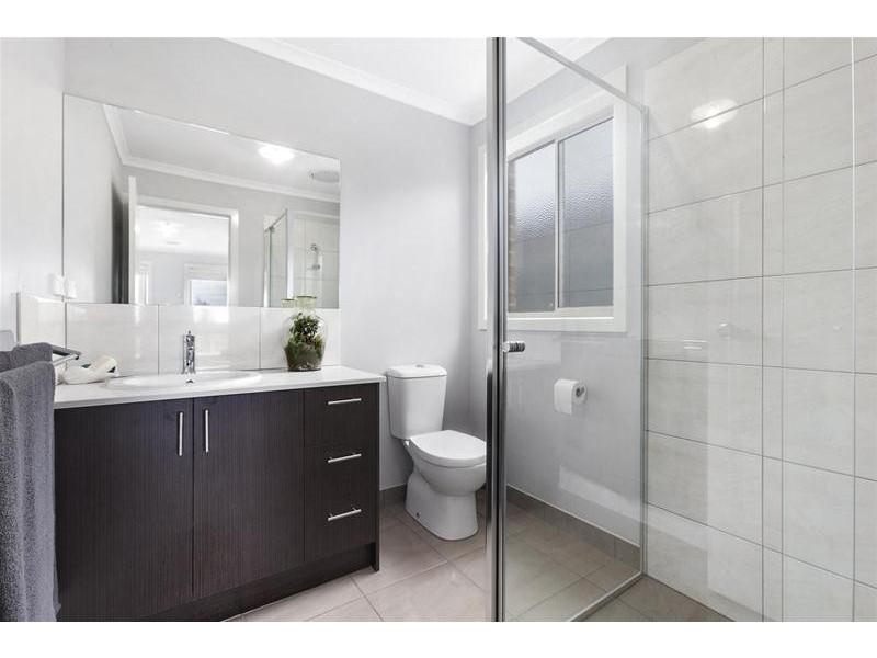 72 Eastlakes Boulevard, Lara VIC 3212