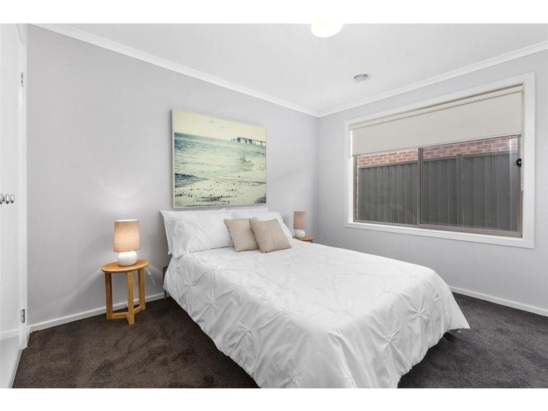 72 Eastlakes Boulevard, Lara VIC 3212