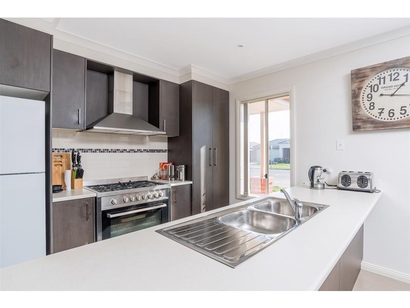 1/110 Flinders Avenue, Lara VIC 3212