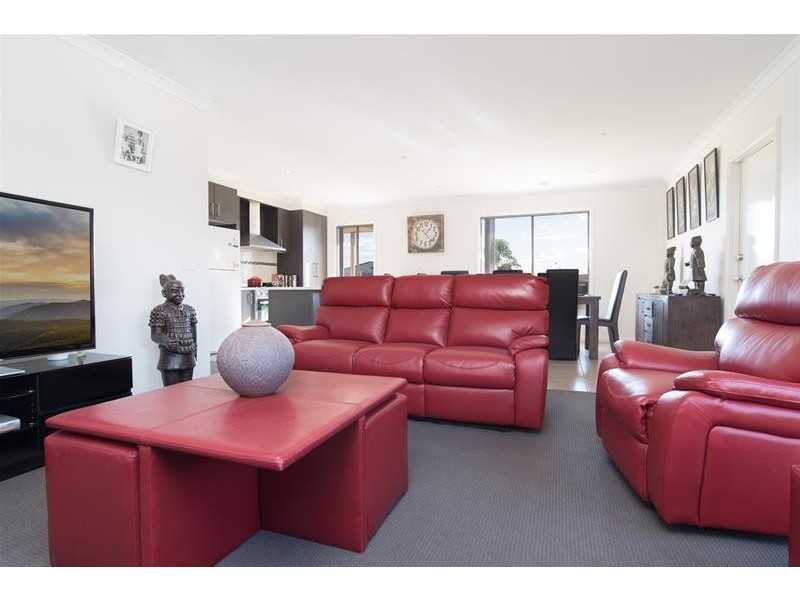 1/110 Flinders Avenue, Lara VIC 3212