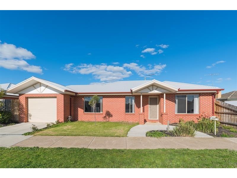 1/110 Flinders Avenue, Lara VIC 3212