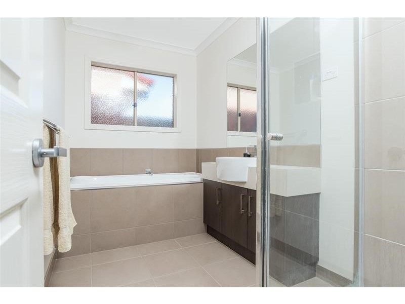 1/110 Flinders Avenue, Lara VIC 3212