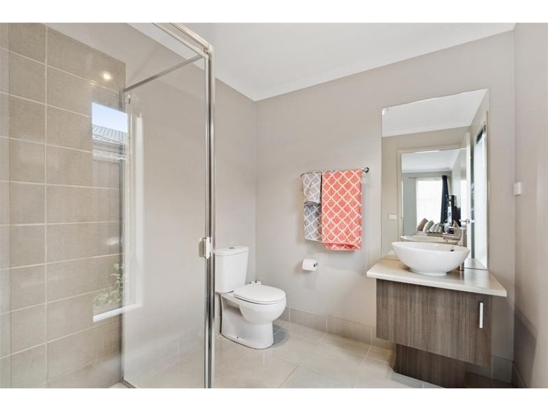 6 Wood Duck Court, Lara VIC 3212