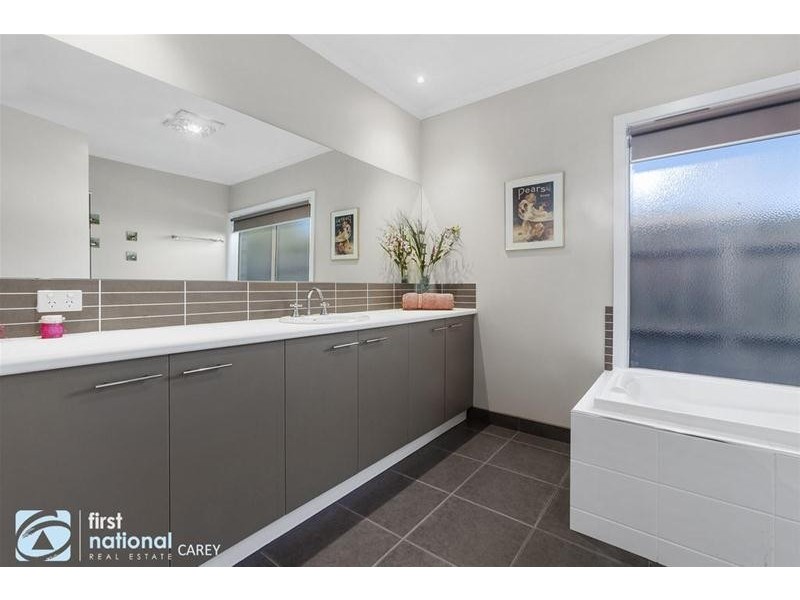 89 Country Gardens Drive, Lara VIC 3212