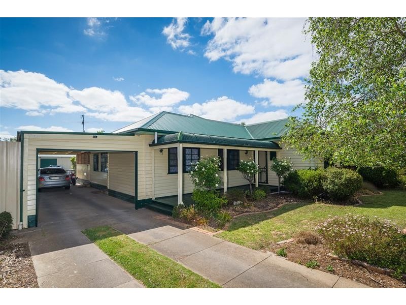 4 Curletts Road, Lara VIC 3212