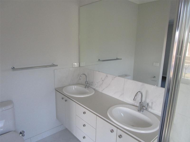 3 Majestic Way, Lara VIC 3212