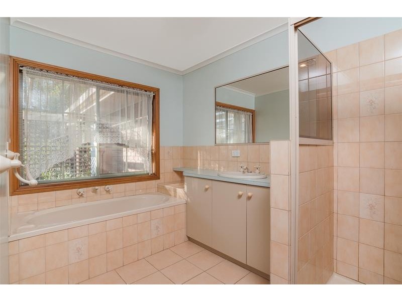 8 McAdam Court, Lara VIC 3212