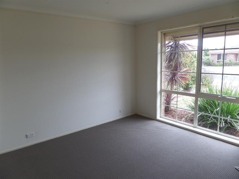 5 Blackbird Circuit, Lara VIC 3212