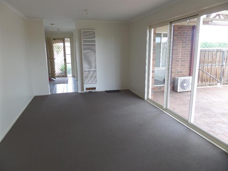 5 Blackbird Circuit, Lara VIC 3212