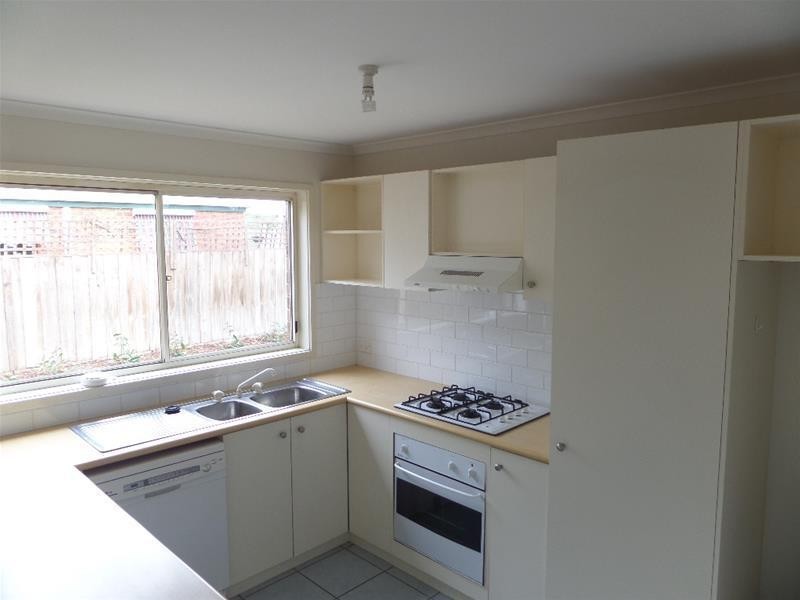 5 Blackbird Circuit, Lara VIC 3212