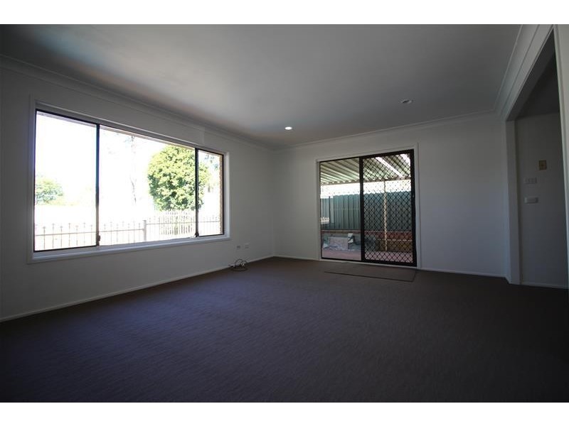 35 Evatt Street, Pelaw Main NSW 2327