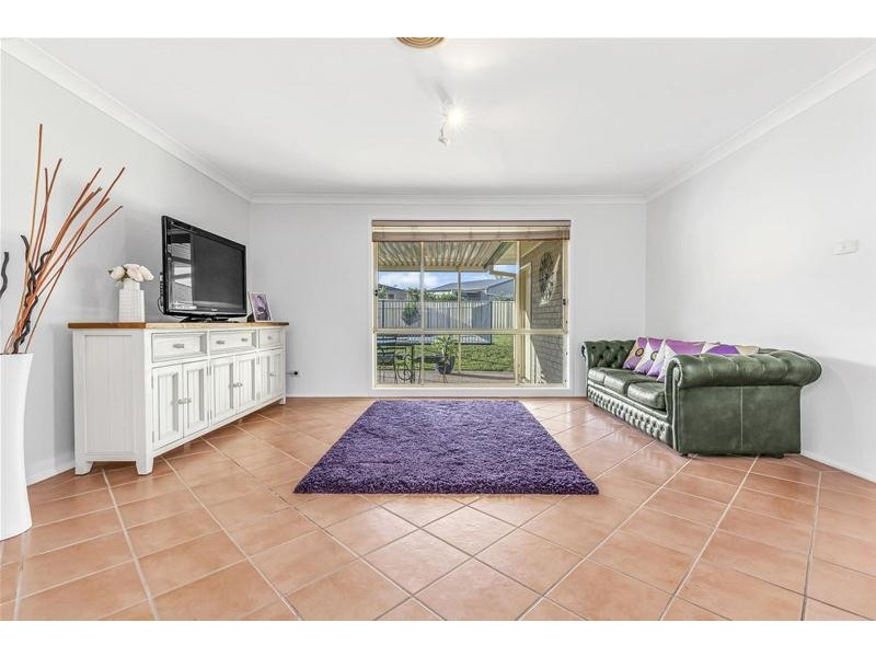 9 Fitzgibbon Place, Kurri Kurri NSW 2327