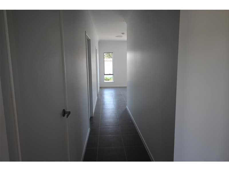 1/37a Third Street, Weston NSW 2326